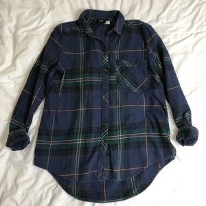 URBAN OUTFITTERS long sleeve button up plaid shirt